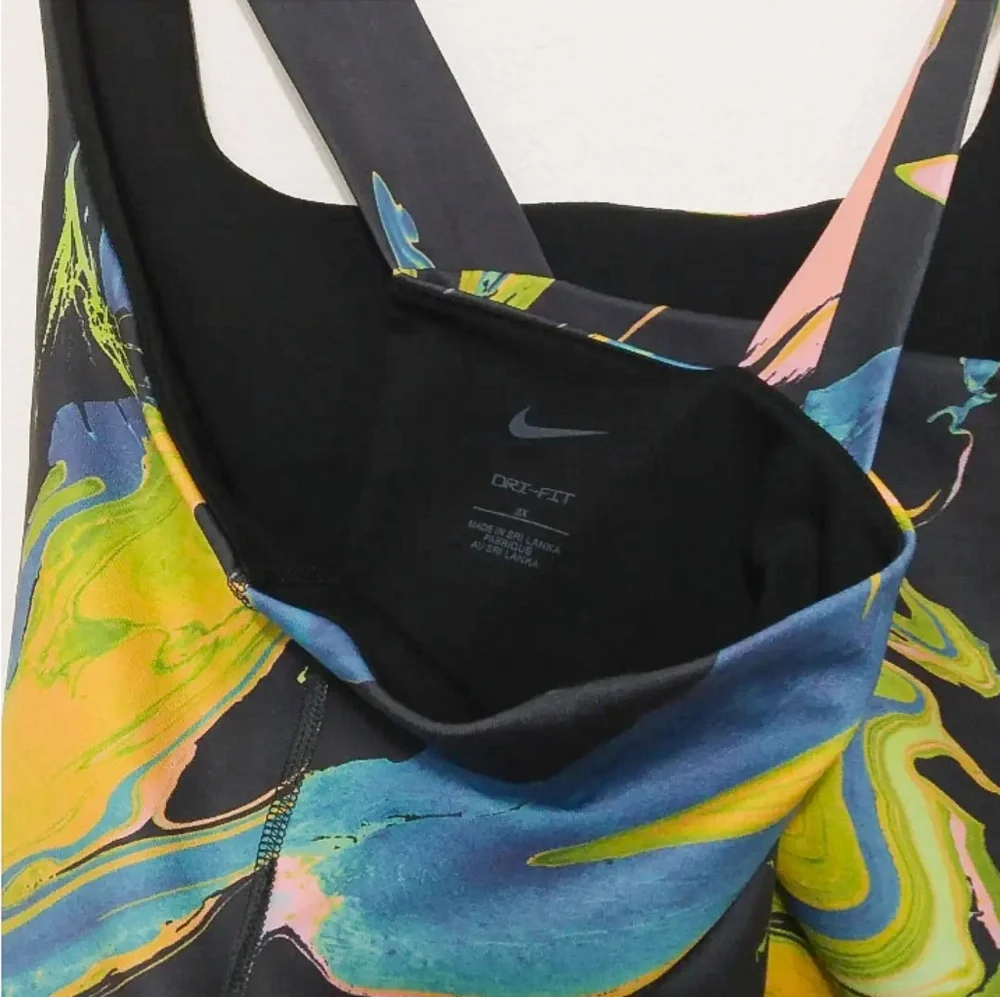 Nike Dri-Fit Cropped Marble Abstract Print Sports Bra Crop Top Athletic Yoga